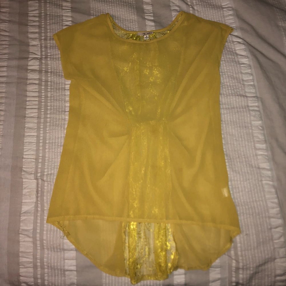 Very cute gold top!